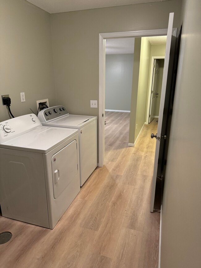 Building Photo - 615 11th Street Southwest Unit 101