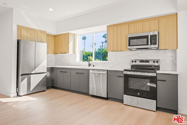 Photo - 1707 Burnside Ave Unit 1/2