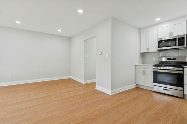 Photo - 527 Homestead Rd