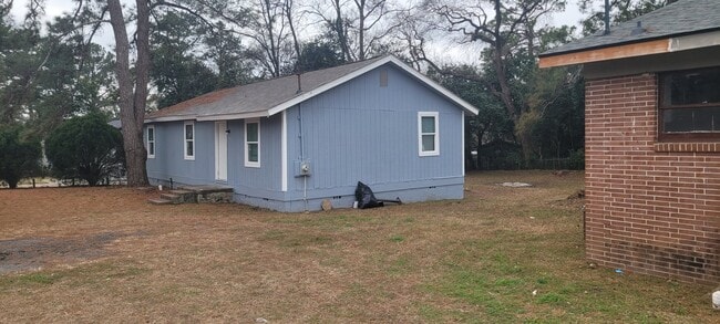 Building Photo - 113 Garland Ter