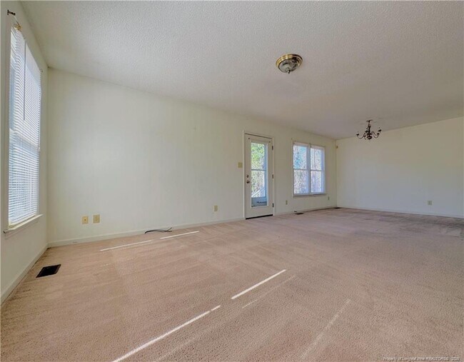 Photo - 3324 Donnett Ln