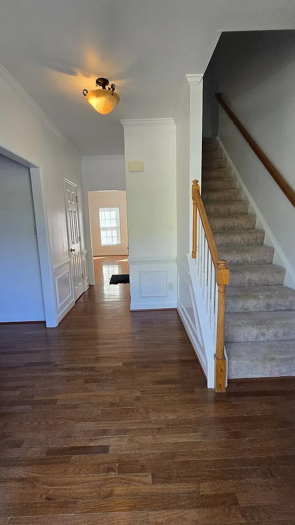 Photo - 5591 Scotsview Dr