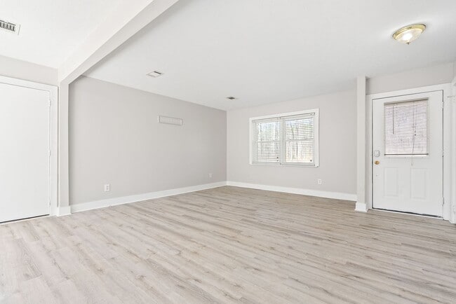 Photo - 1005 Crawford Rd