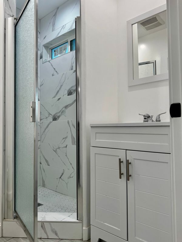 Photo - 617 Mott St