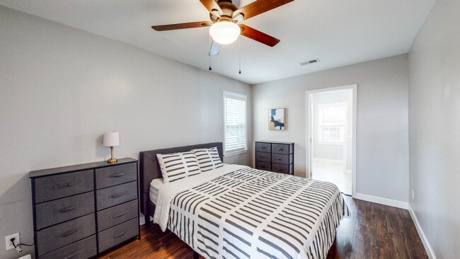 Photo - 2052 Baker Rd NW