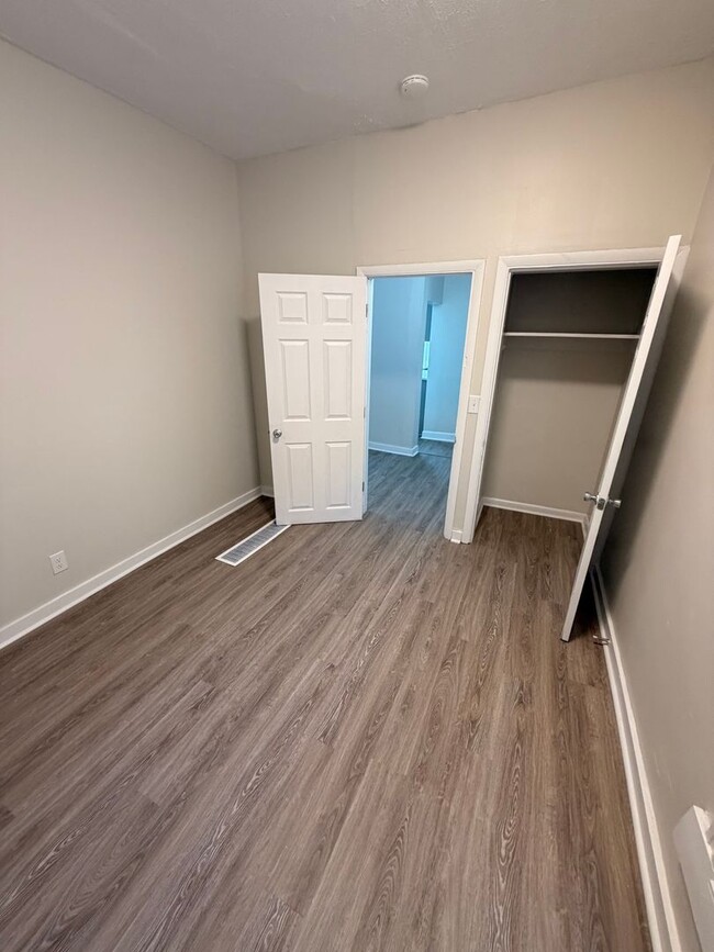 Photo - COMPLETELY UPDATED!! 2 bed/1 bath Close to Wexner Medical Center! Unit 133.5