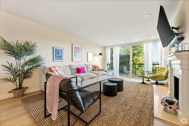Building Photo - 8535 N West Knoll Dr Unit 312 Rental