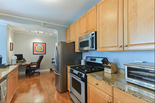 Photo - 201 N Westshore Dr Unit Lancaster