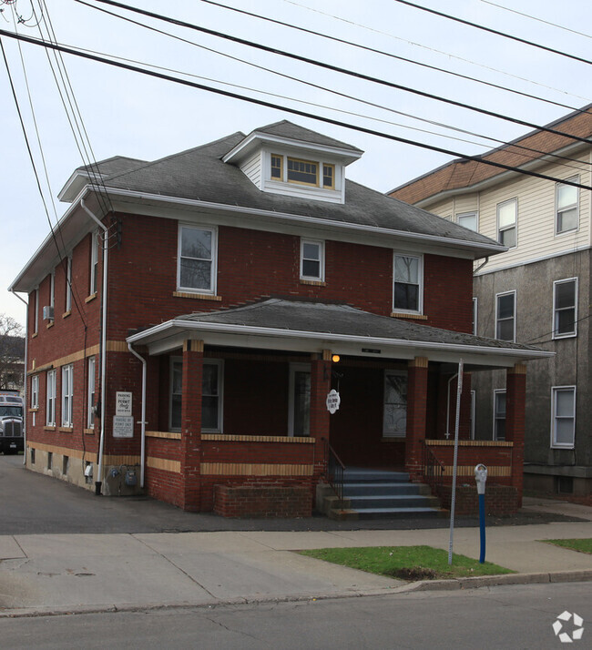 Building Photo - 160 Hawley St Unit 1 Rental