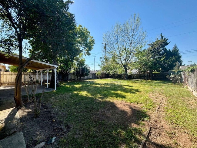 Photo - 1531 Marguerite St