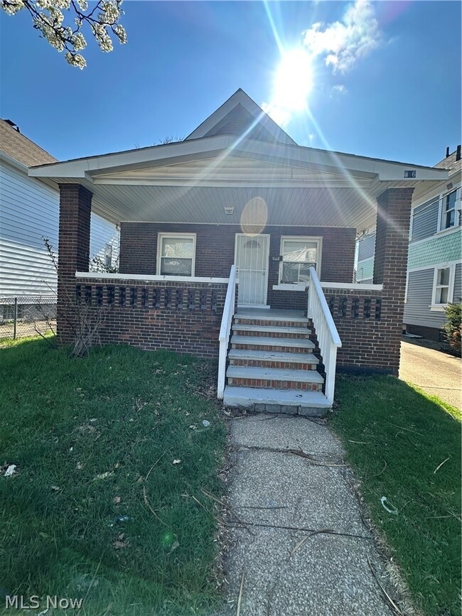 Building Photo - 816 London Rd Unit Down