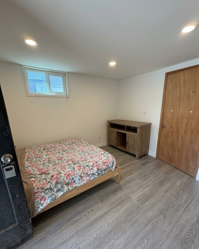 Building Photo - 118 E 62nd St