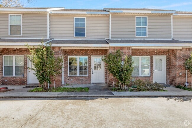 Building Photo - 3 Bedroom 2 Bathroom Lafayette Townhome fo...