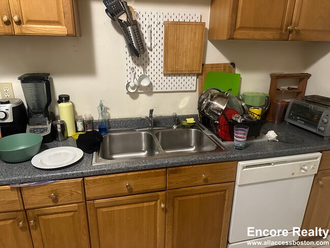 Photo - 80 Prentiss St Unidad 8