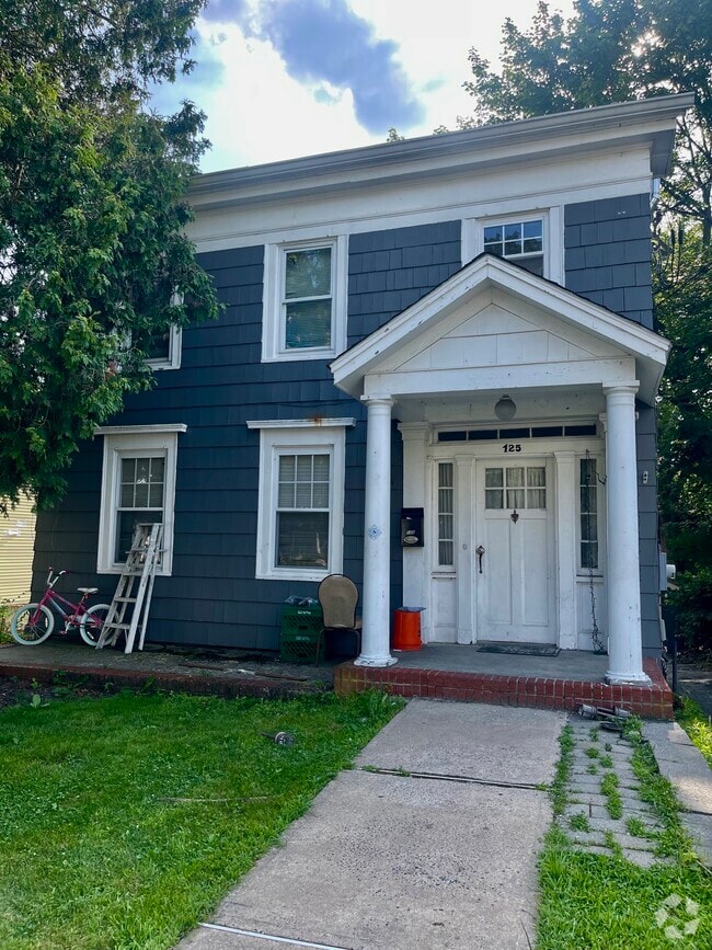 Building Photo - 125 N Main St Rental