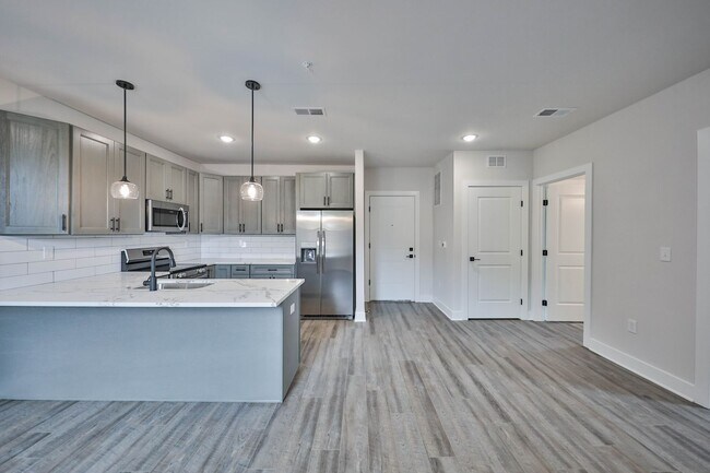 Brand New Luxury unit on Broadway in Bangor! - Brand New Luxury unit on Broadway in Bangor! Apartment Unit 35-301