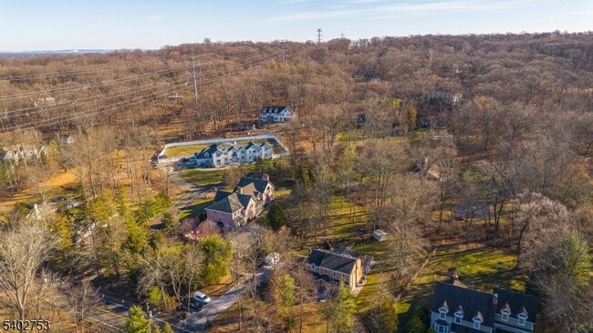 Photo - 850 Valley Rd