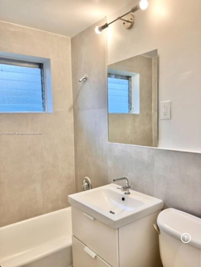 Photo - 2538 SW 11th St Unit 2