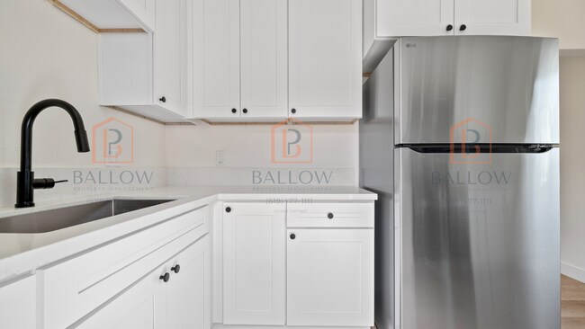 4880-82 Cole St Unit 4880