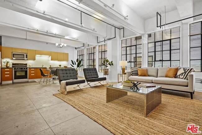 Building Photo - 746 S Los Angeles St Unit 304