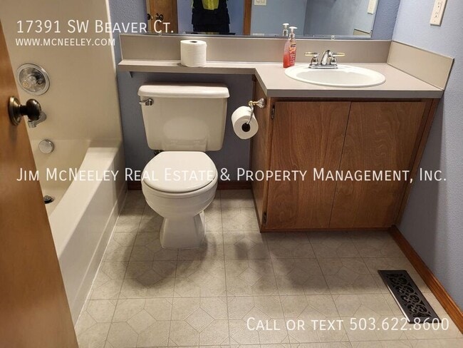 Photo - 17391 SW Beaver Ct