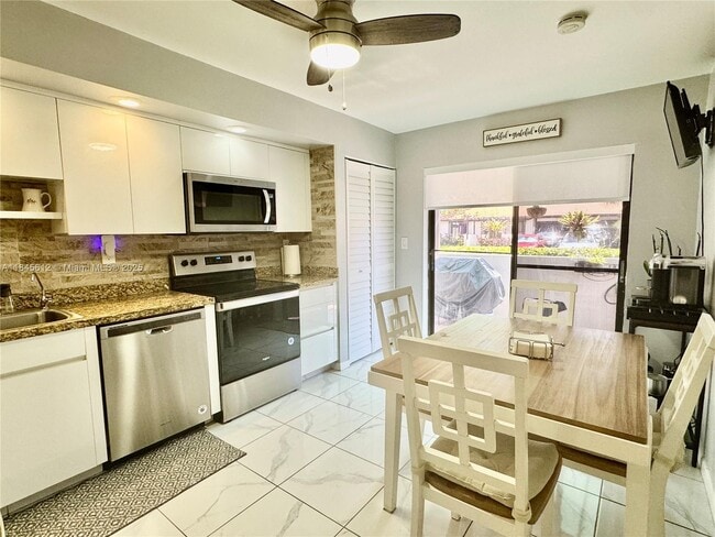 Photo - 7049 Marlberry Ln