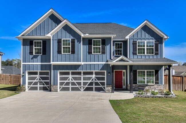 Photo - Two Story home in Quaker Knoll! Ready now !
