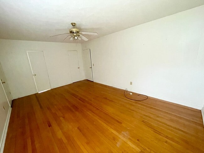 Photo - 410 E Government St