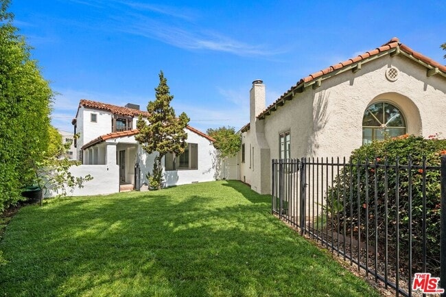 Building Photo - 366 S Crescent Heights Blvd Rental