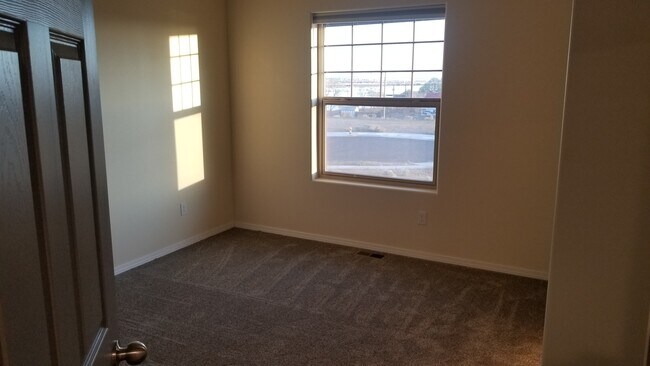 Photo - 1412 W Lakeside Dr