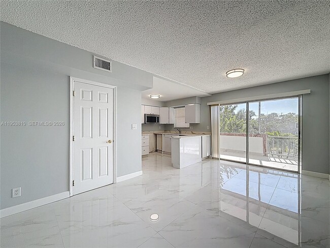 Photo - 1100 SE 4th Ave