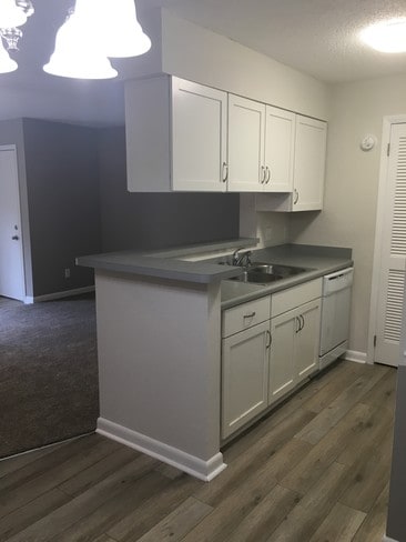 Crossroads Market Apartments