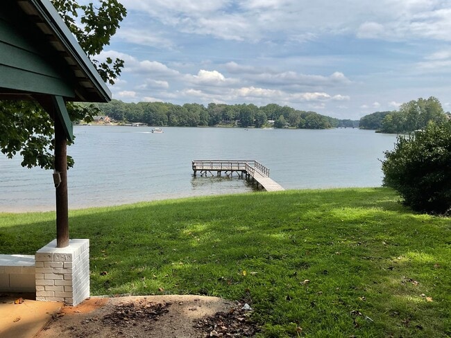 Building Photo - Lake Front Property For Rent