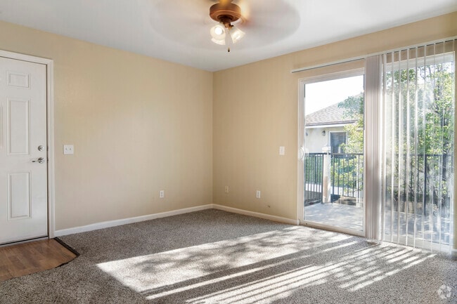 2BR, 1BA - 828SF - Living Room - Park Silverada