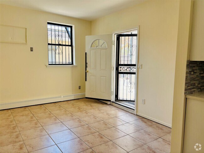 Building Photo - 3116 E Tremont Ave Unit 1R Rental