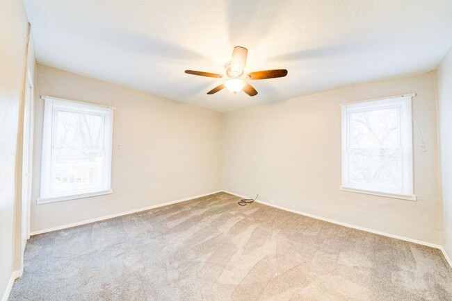 Photo - Amazing 3 bedroom home in South side available May 1!