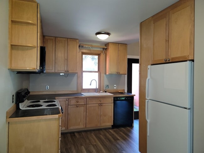 Photo - 1040 Smith Ln