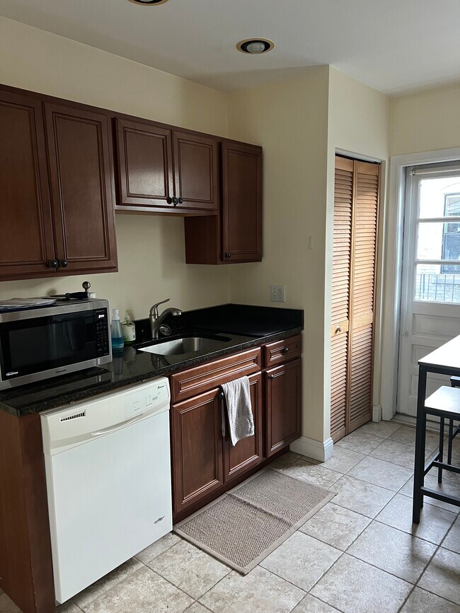 Photo - 224 Hanover St