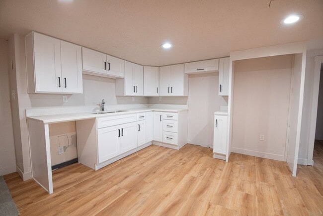 Building Photo - 2396 S 300 E Unit 2