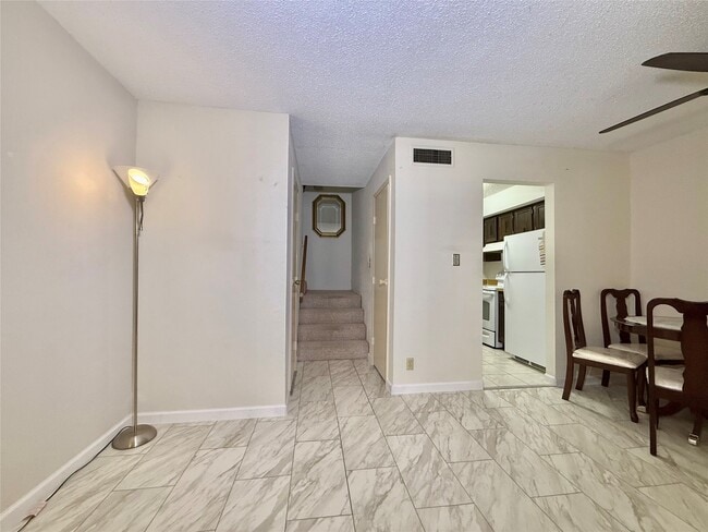 Photo - 11002 Hammerly Blvd Unidad 88