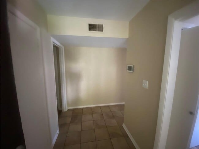 Photo - 2440 Price St