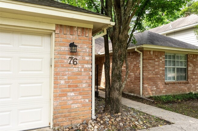 Photo - 76 Hickory Oak Dr