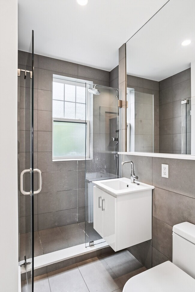 16a Forest St. Unit 33
