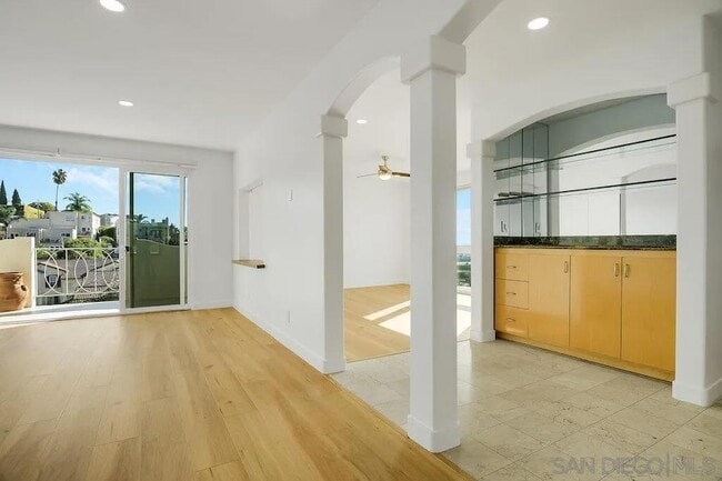 Photo - 3217 Columbia St