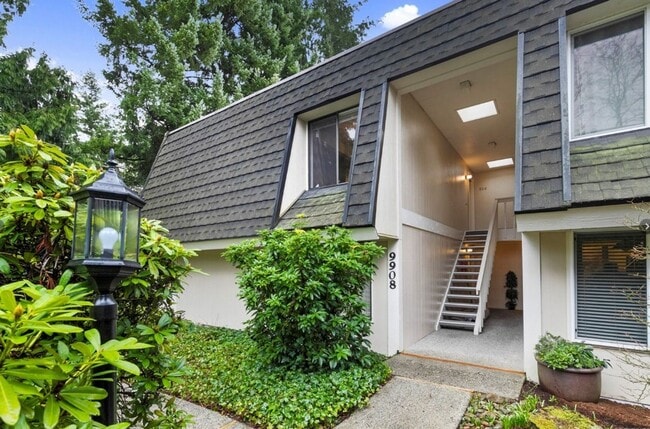 Building Photo - 2bd/1.75ba Kirkland Condo Unit 906