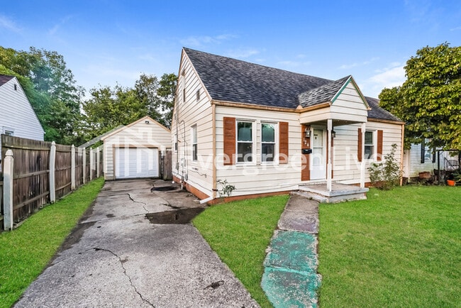 Photo - 124 E Lindberg Dr