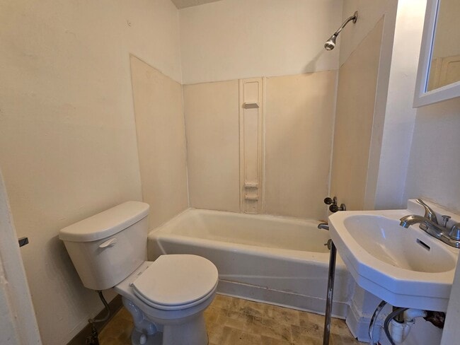 Photo - 618 E Mulberry St Unit 618 E. Mulberry Apt 1