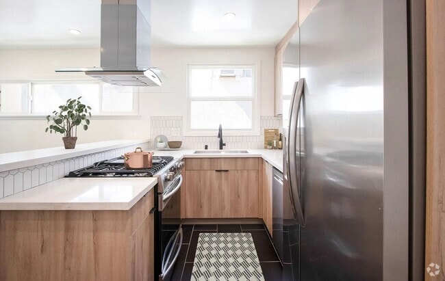 Building Photo - Designer Unit 205 Rental