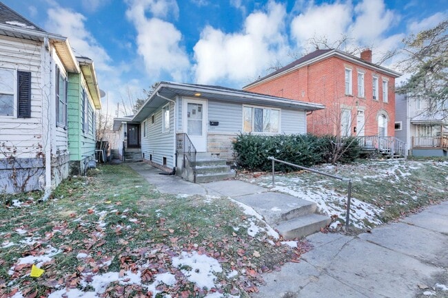 Photo - 1699 E Weber Rd