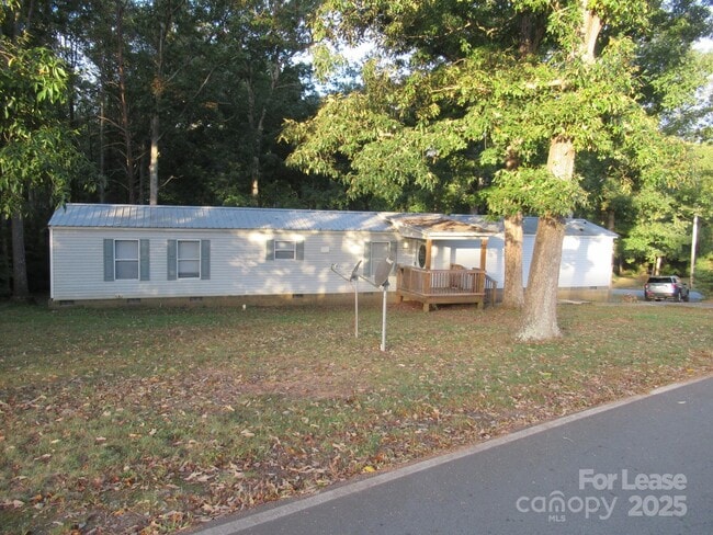 Building Photo - 368 Hudson White Trail